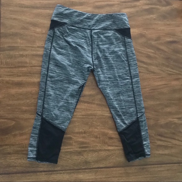 Crop Workout Leggings - Picture 4 of 7